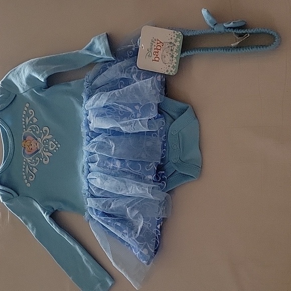 NWT  Disney Baby Cinderella onsie wit tutu. - Picture 2 of 6